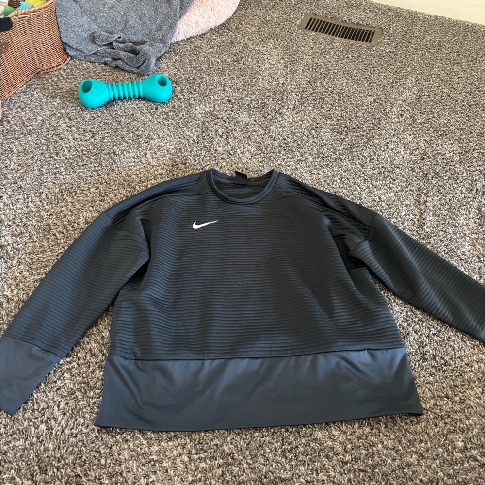 Nike Womens cropped Sweater